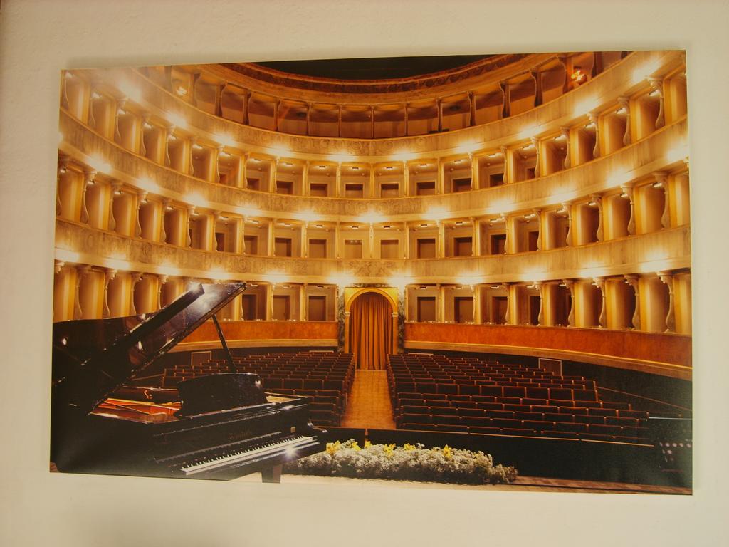 Il Teatro Bérgamo Exterior foto